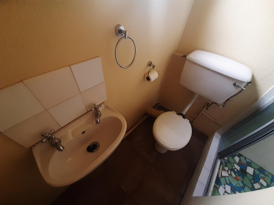 To Let 1 Bedroom Property for Rent in Oostersee Western Cape